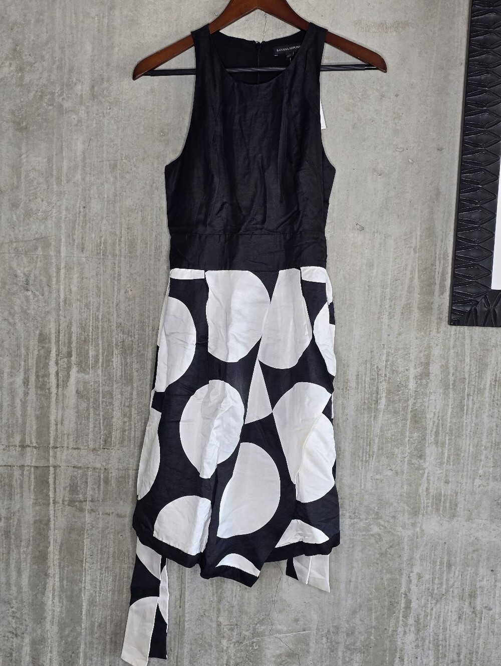 Banana Republic Black and White Sleeveless Dress Size 4